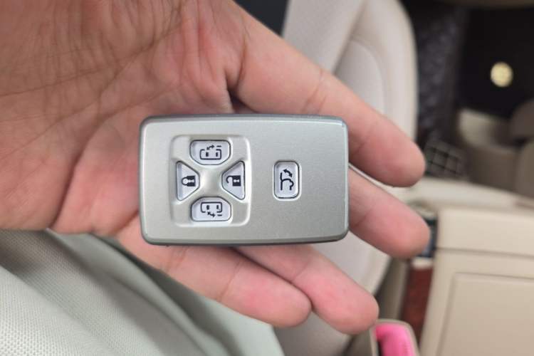 Used Toyota Alphard 2011 2.4L Luxury Edition Vehicle Key