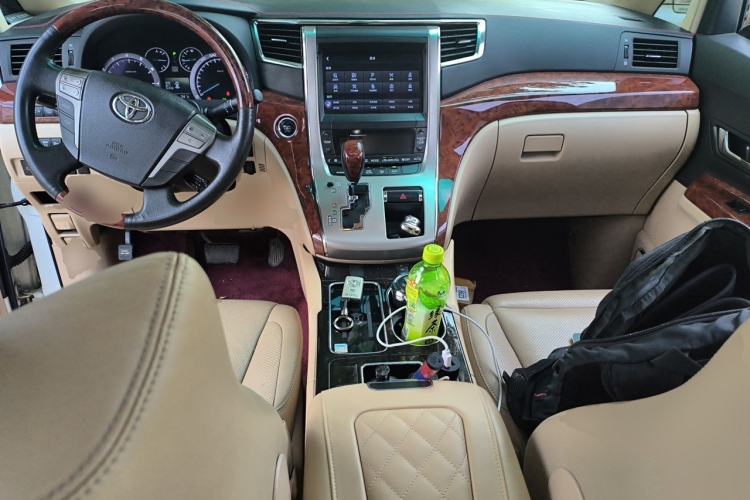 Used Toyota Alphard 2011 3.5L Luxury Edition Center Console