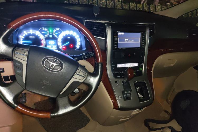 Used Toyota Alphard 2011 2.4L Luxury Edition Center Console