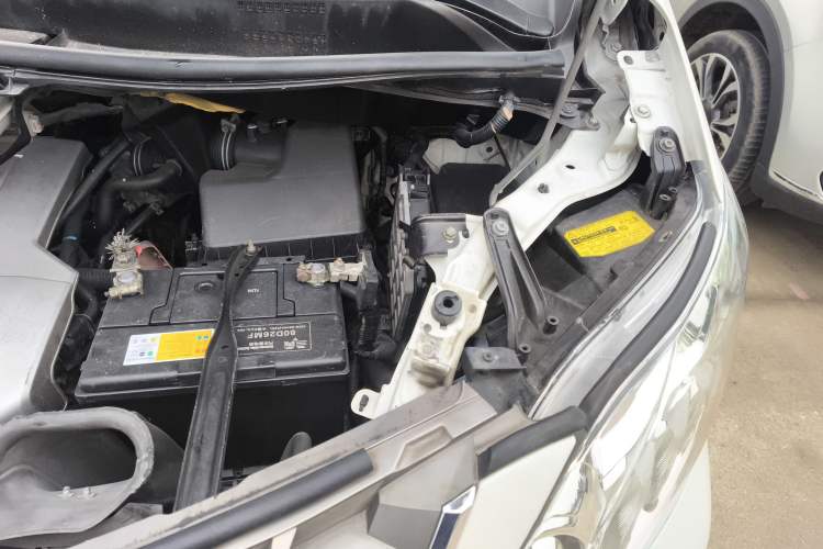 Used Toyota Alphard 2011 3.5L Luxury Edition Engine Bay Left