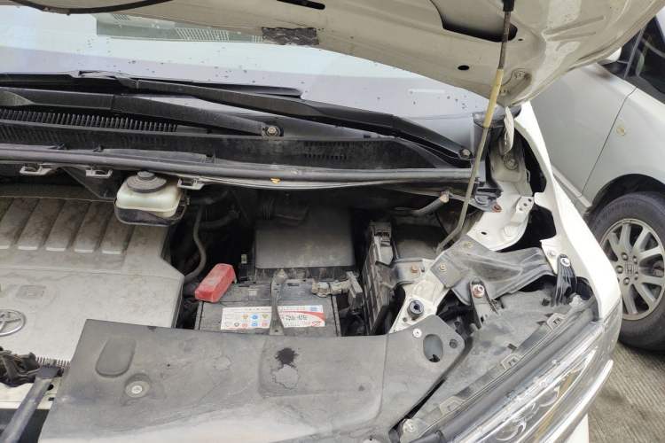 Used Toyota Alphard 2011 3.5L Luxury Edition Engine Bay Left