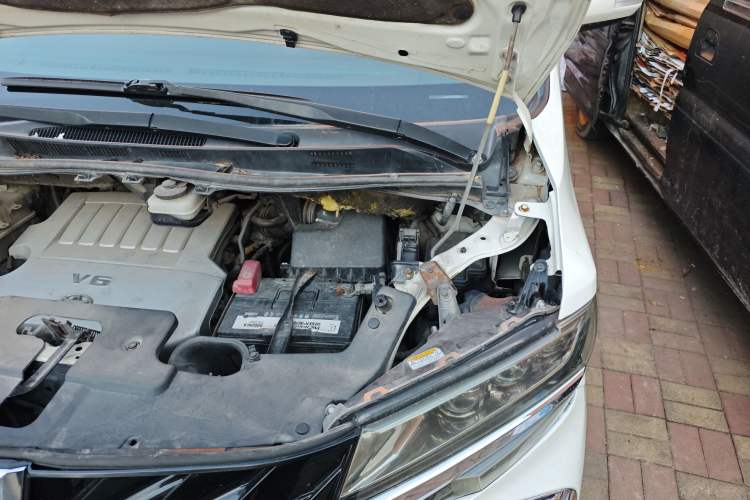 Used Toyota Alphard 2011 3.5L Luxury Edition Engine Bay Left