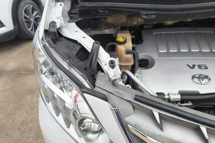 Used Toyota Alphard 2011 3.5L Luxury Edition Engine Bay Right