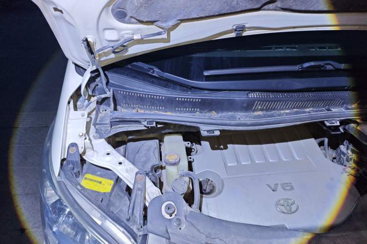 Used Toyota Alphard 2011 3.5L Luxury Edition Engine Bay Right
