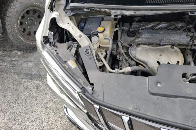 Used Toyota Alphard 2011 2.4L Luxury Edition Engine Bay Right