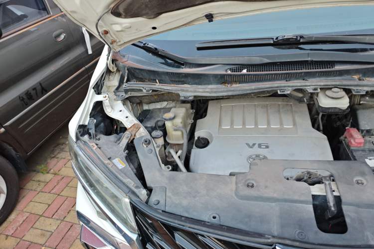 Used Toyota Alphard 2011 3.5L Luxury Edition Engine Bay Right