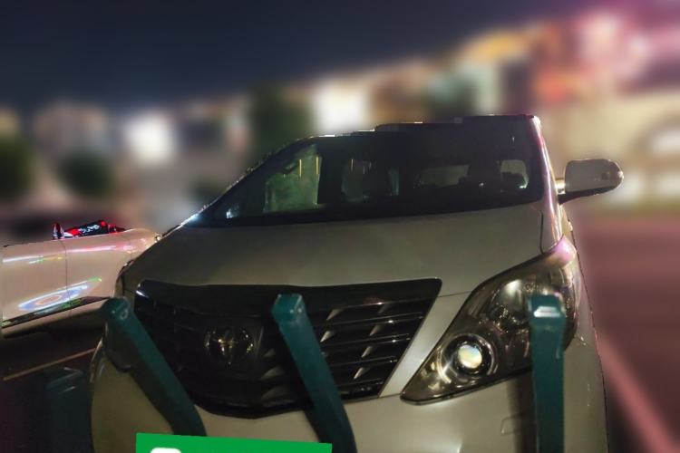 Used Toyota Alphard 2011 2.4L Luxury Edition Front