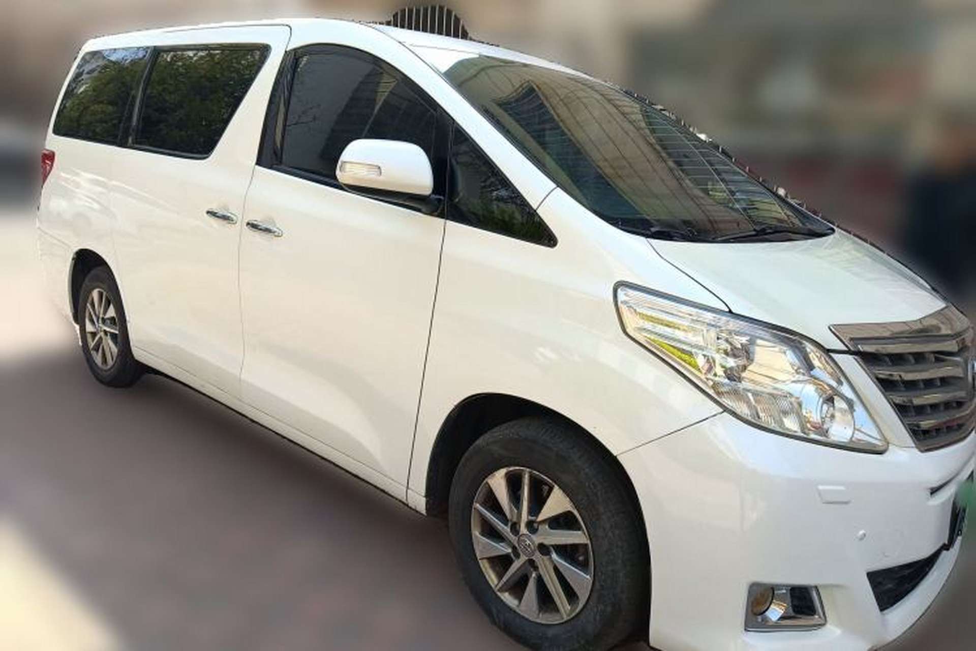 Used Toyota Alphard 2011 3.5L Luxury Edition Front Right 45 Deg