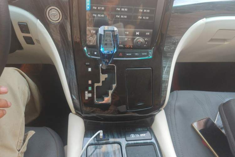 Used Toyota Alphard 2011 3.5L Luxury Edition Gear Lever