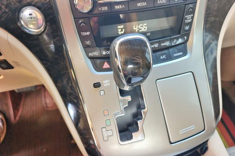 Used Toyota Alphard 2011 3.5L Luxury Edition Gear Lever