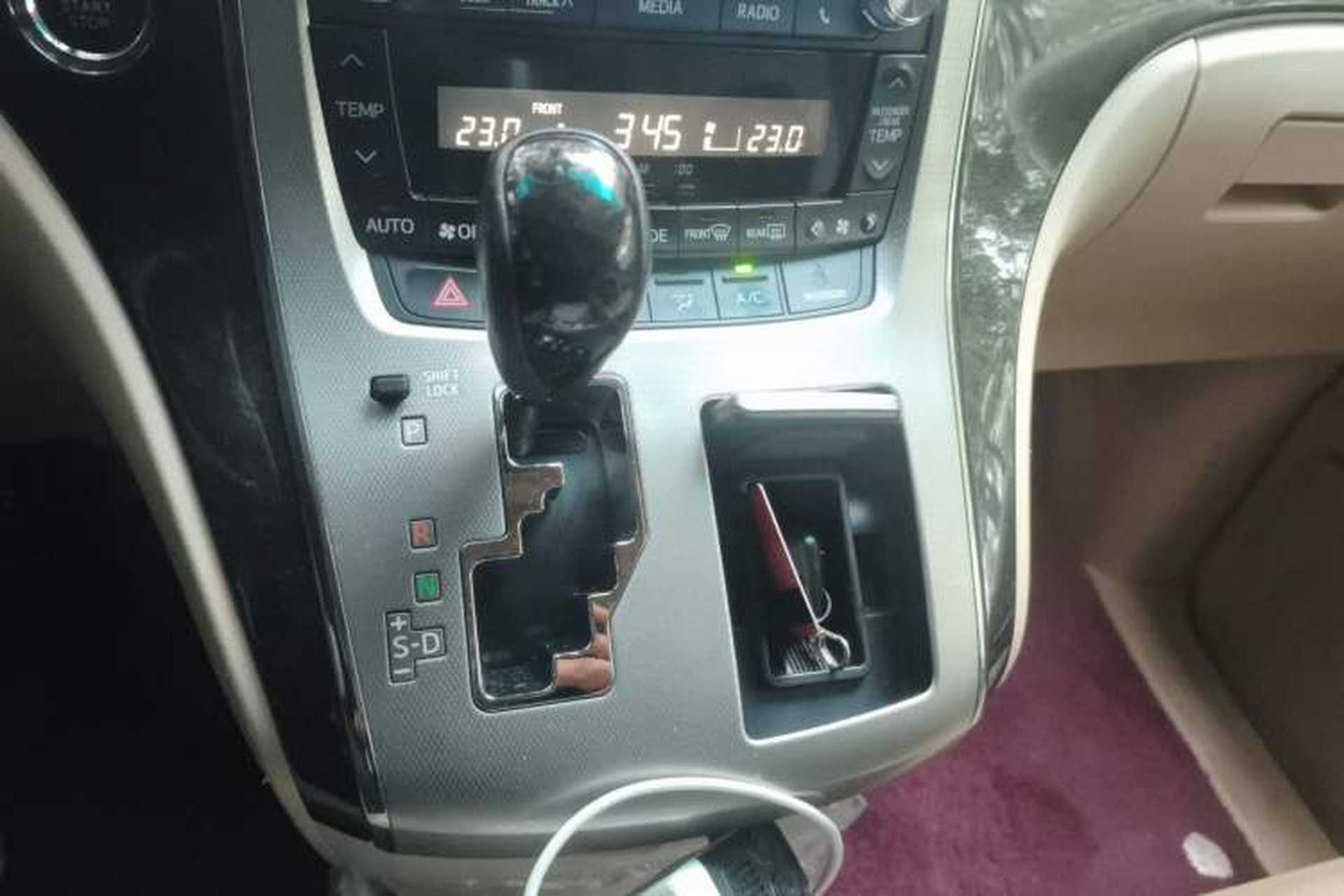 Used Toyota Alphard 2011 3.5L Luxury Edition Gear Lever