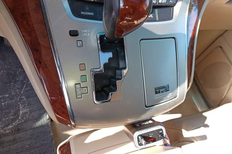 Used Toyota Alphard 2011 3.5L Luxury Edition Gear Lever
