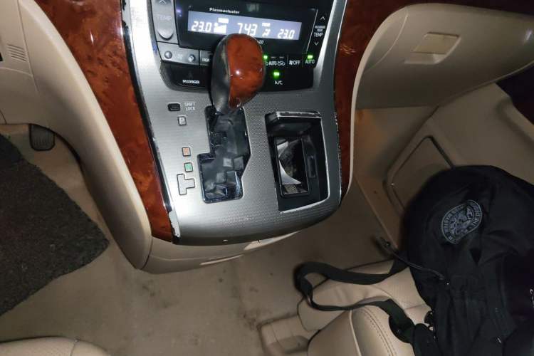 Used Toyota Alphard 2011 2.4L Luxury Edition Gear Lever