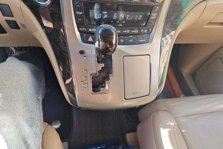 Used Toyota Alphard 2011 3.5L Luxury Edition Gear Lever