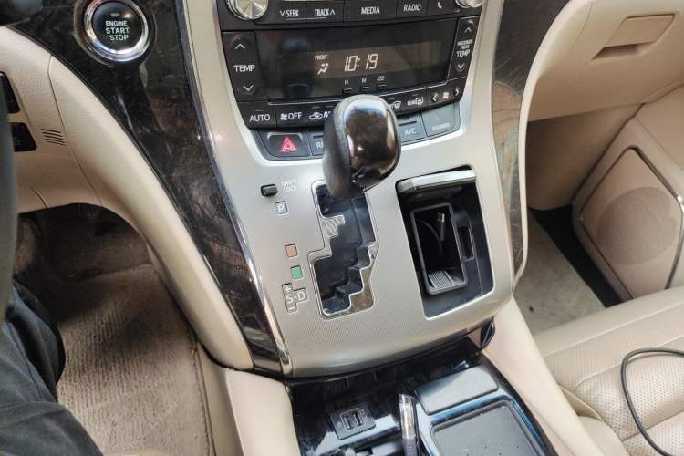 Used Toyota Alphard 2011 3.5L Luxury Edition Gear Lever