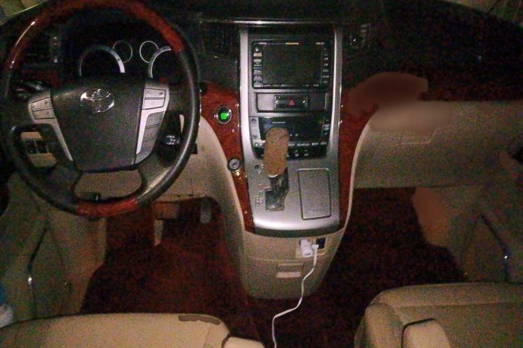 Used Toyota Alphard 2011 3.5L Luxury Edition Interior 2