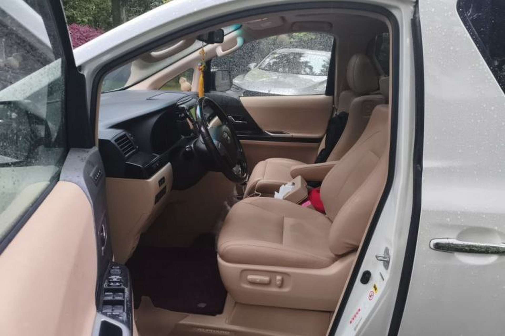 Used Toyota Alphard 2011 3.5L Luxury Edition Left Front Seat