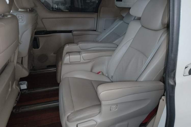 Used Toyota Alphard 2011 3.5L Luxury Edition Left Rear Seat
