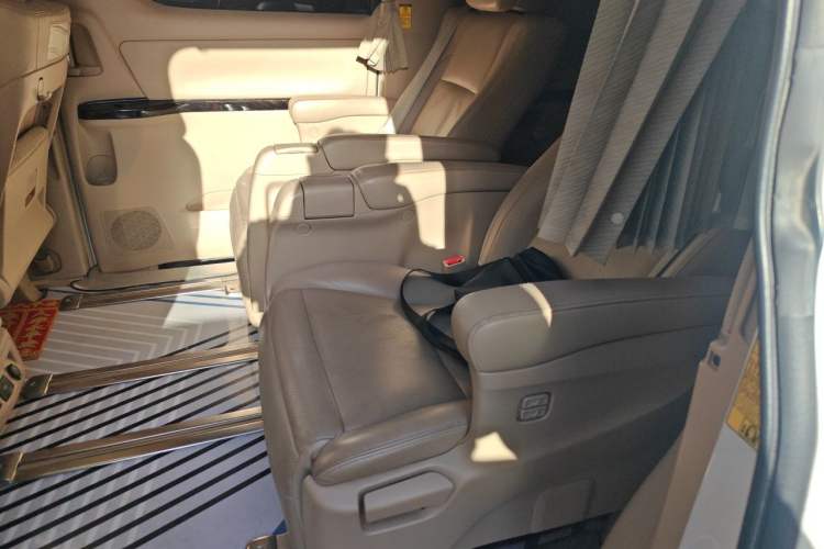 Used Toyota Alphard 2011 3.5L Luxury Edition Left Rear Seat