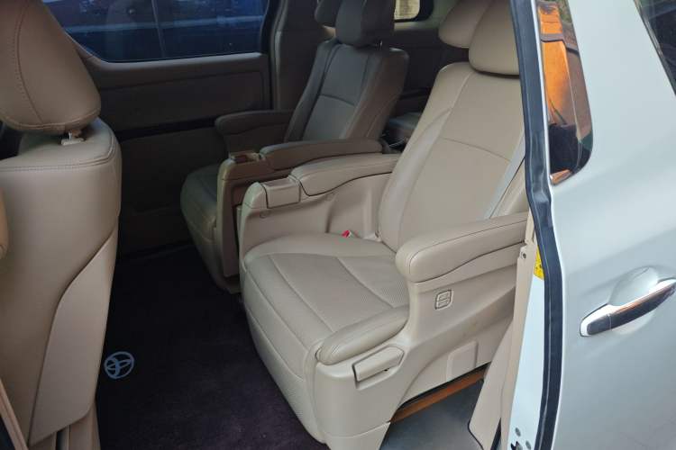 Used Toyota Alphard 2011 3.5L Luxury Edition Left Rear Seat