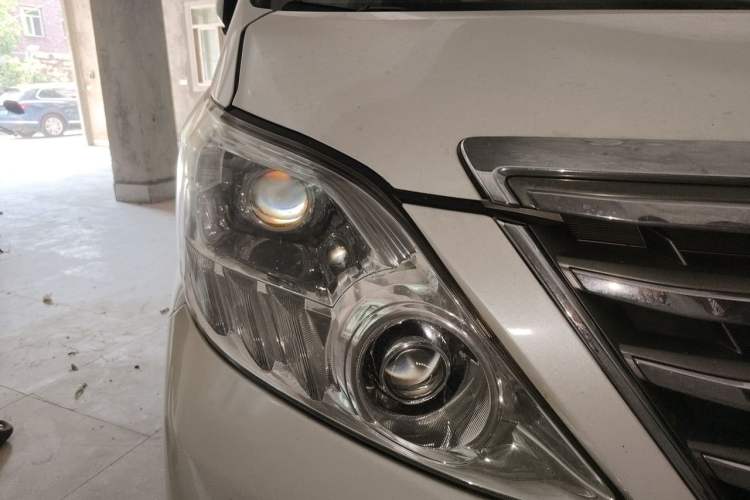 Used Toyota Alphard 2011 3.5L Luxury Edition Right Front Headlight