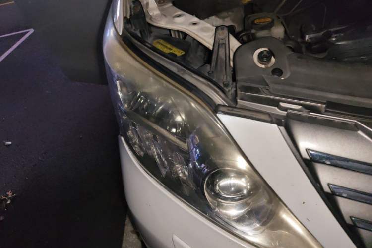 Used Toyota Alphard 2011 2.4L Luxury Edition Right Front Headlight
