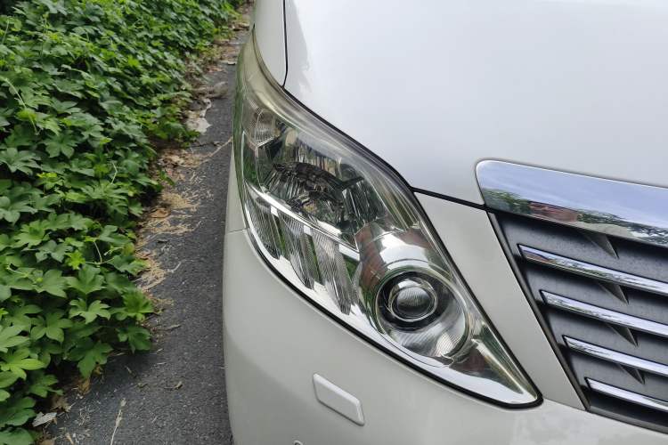 Used Toyota Alphard 2011 3.5L Luxury Edition Right Front Headlight