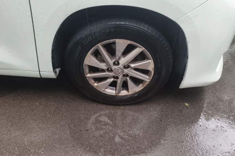 Used Toyota Alphard 2011 3.5L Luxury Edition Right Front Wheel Hub