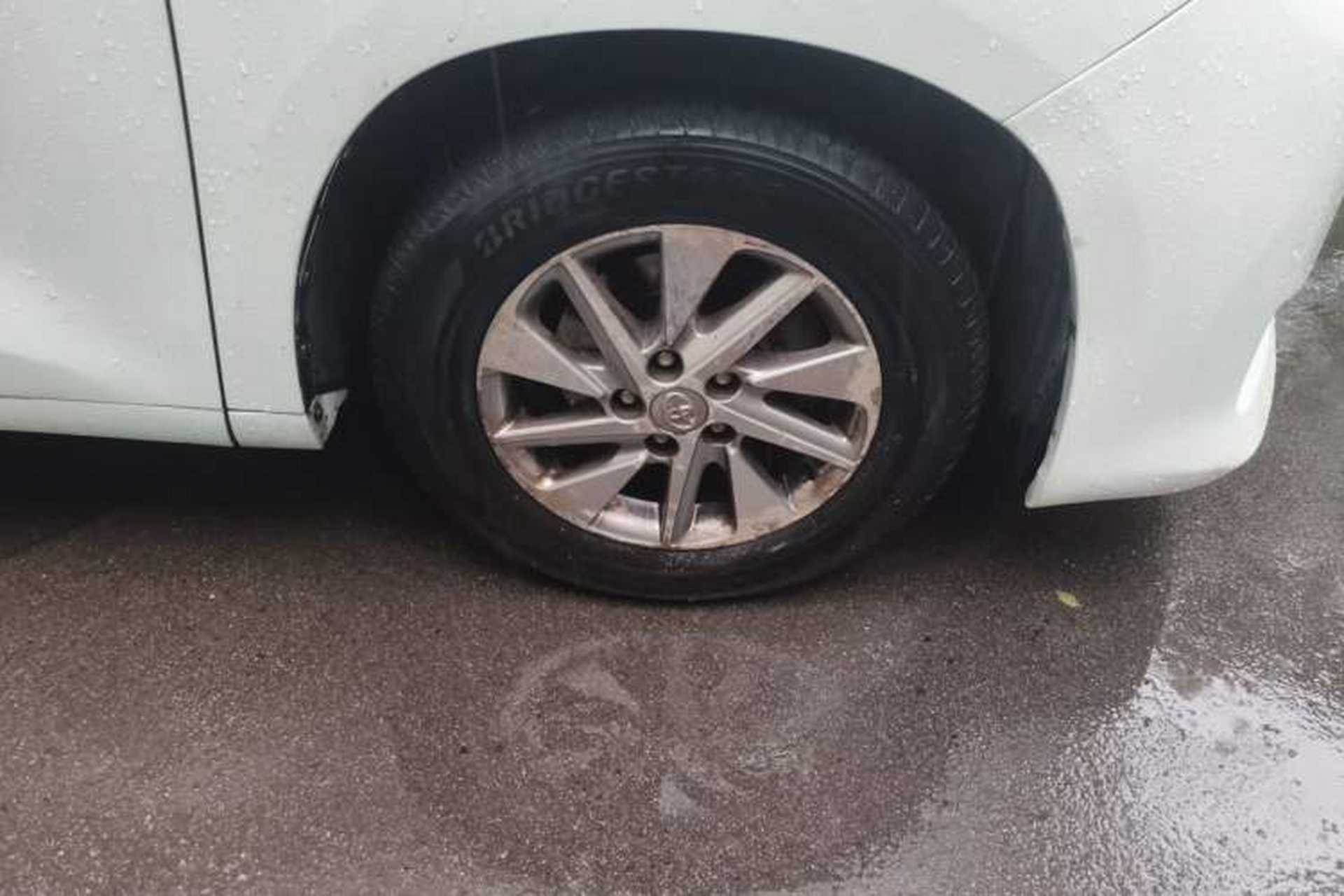 Used Toyota Alphard 2011 3.5L Luxury Edition Right Front Wheel Hub