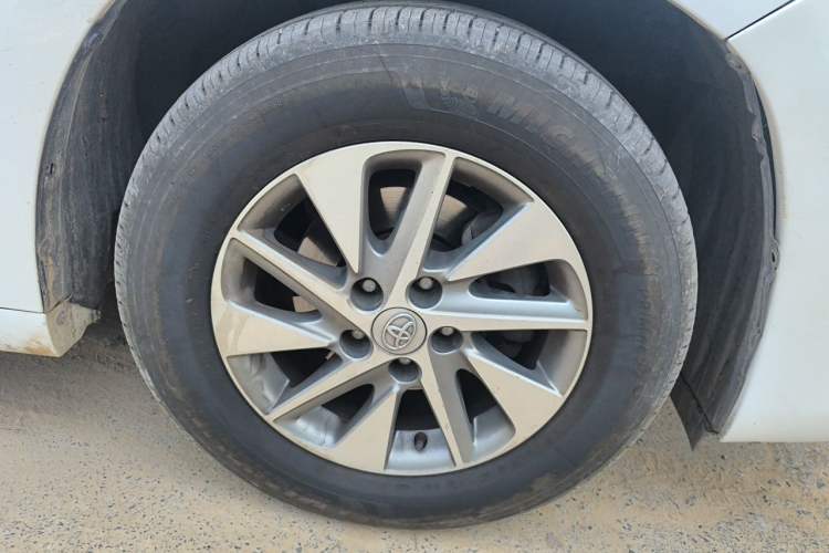Used Toyota Alphard 2011 3.5L Luxury Edition Right Front Wheel Hub