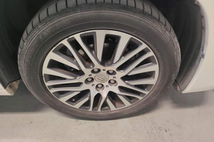 Used Toyota Alphard 2011 3.5L Luxury Edition Right Front Wheel Hub