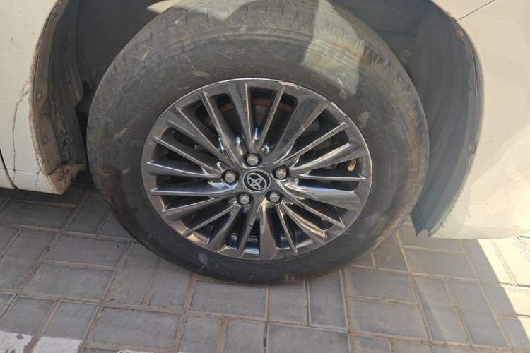 Used Toyota Alphard 2011 3.5L Luxury Edition Right Front Wheel Hub
