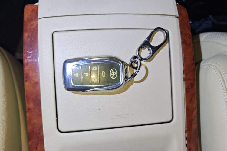 Used Toyota Alphard 2011 3.5L Luxury Edition Vehicle Key