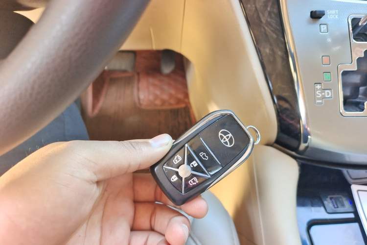 Used Toyota Alphard 2011 3.5L Luxury Edition Vehicle Key