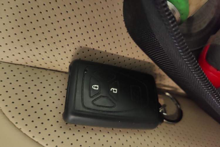 Used Toyota Alphard 2011 3.5L Luxury Edition Vehicle Key