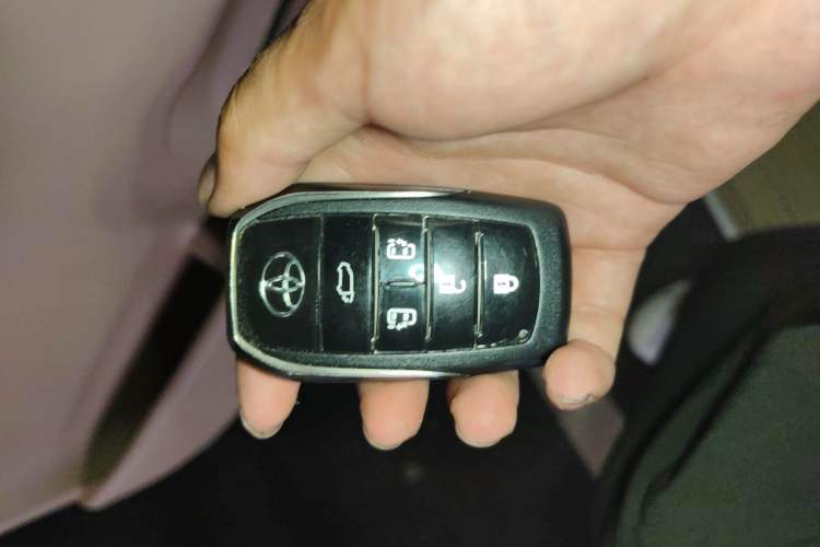 Used Toyota Alphard 2011 2.4L Luxury Edition Vehicle Key