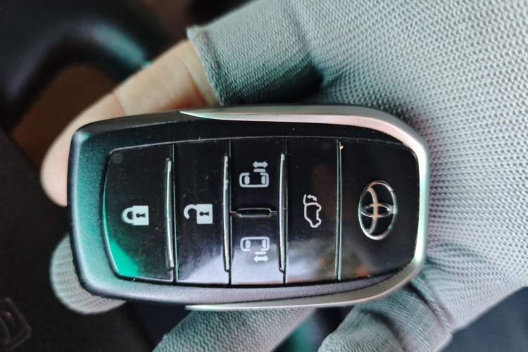 Used Toyota Alphard 2011 3.5L Luxury Edition Vehicle Key