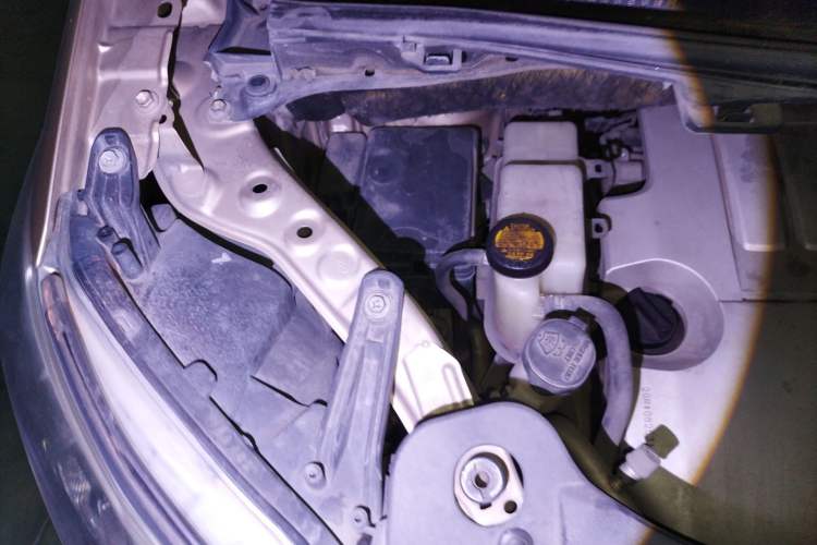 Used Toyota Alphard 2011 3.5L Luxury Edition Engine Bay Right