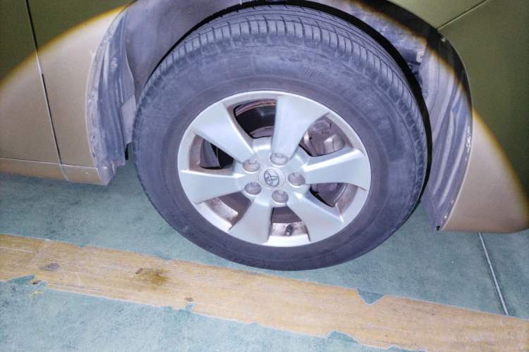 Used Toyota Alphard 2011 3.5L Luxury Edition Right Front Wheel Hub