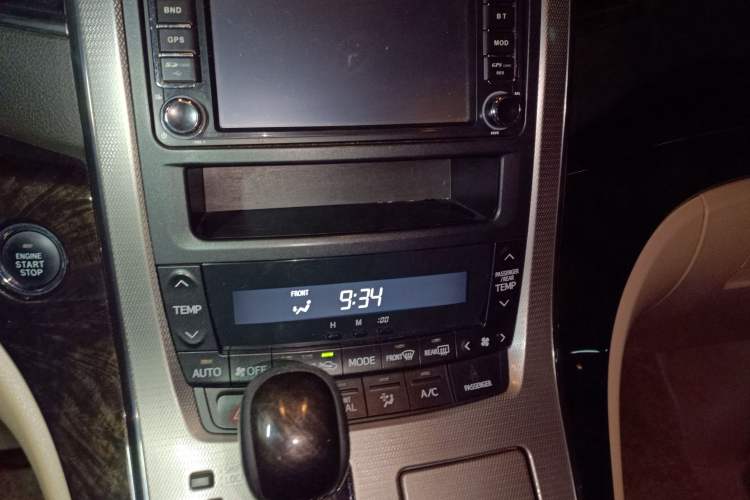 Used Toyota Alphard 2012 2.4L Luxury Edition Audio And AC Panel