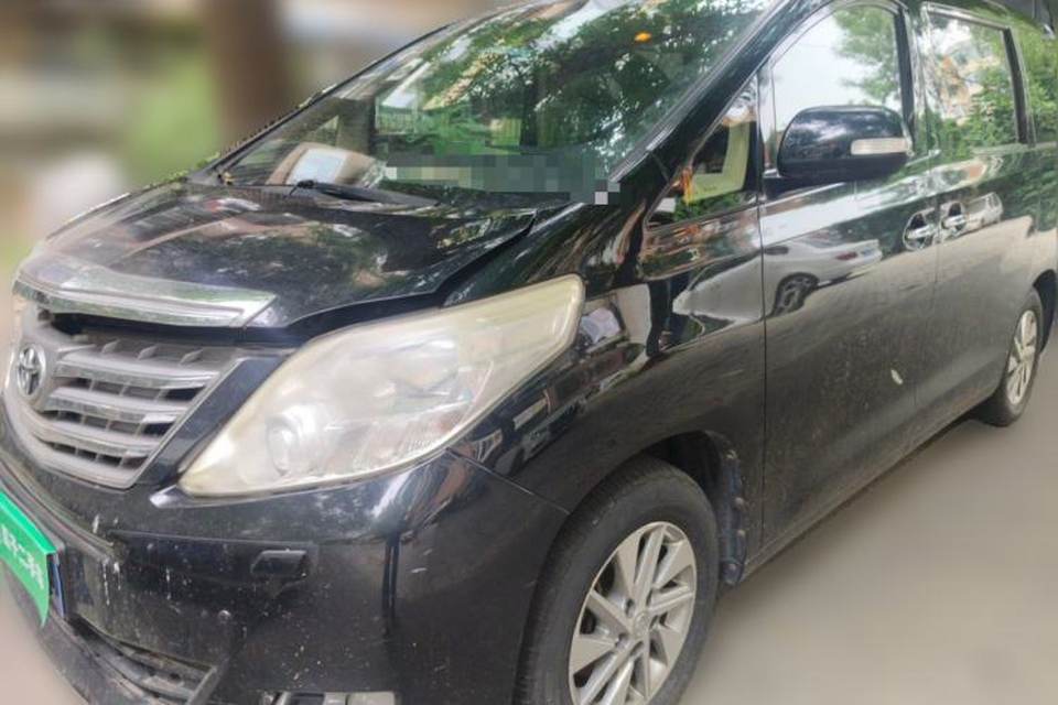 Toyota Alphard 2012