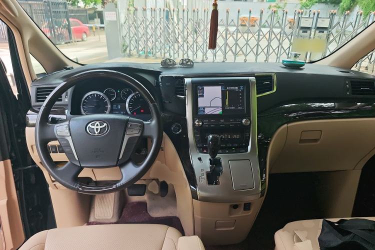 Used Toyota Alphard 2012 2.4L Luxury Edition Center Console