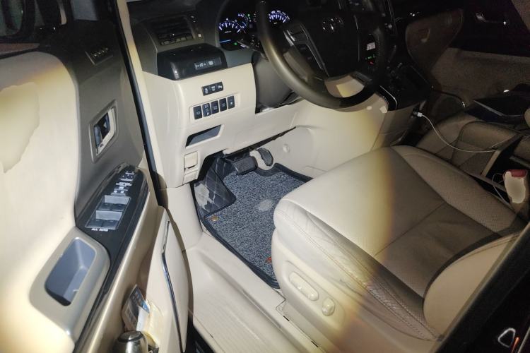Used Toyota Alphard 2012 3.5L Luxury Edition Driver Seat