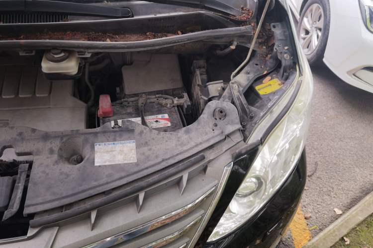 Used Toyota Alphard 2012 3.5L Luxury Edition Engine Bay Left