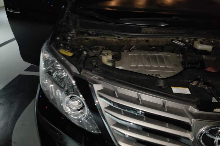 Used Toyota Alphard 2012 3.5L Luxury Edition Engine Bay Right