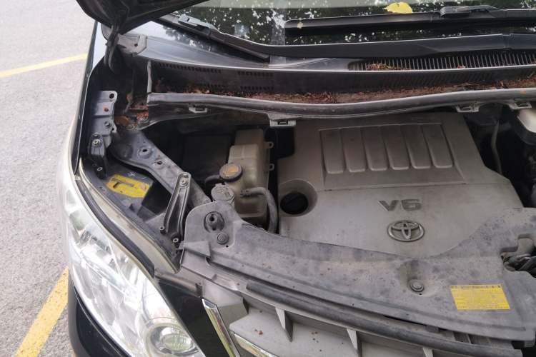 Used Toyota Alphard 2012 3.5L Luxury Edition Engine Bay Right