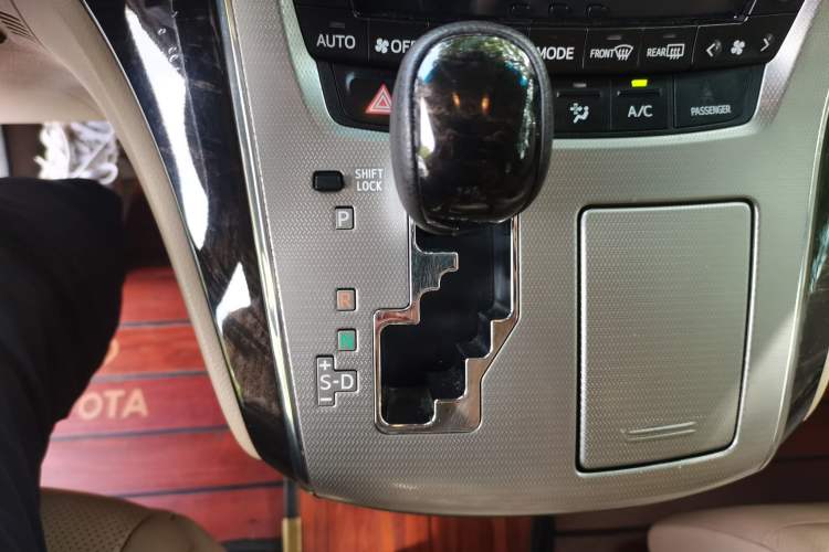 Used Toyota Alphard 2012 3.5L Luxury Edition Gear Lever