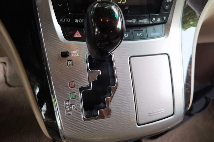 Used Toyota Alphard 2012 3.5L Luxury Edition Gear Lever