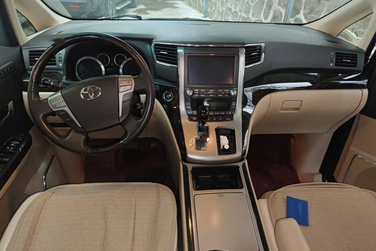 Used Toyota Alphard 2012 3.5L Luxury Edition Interior 2