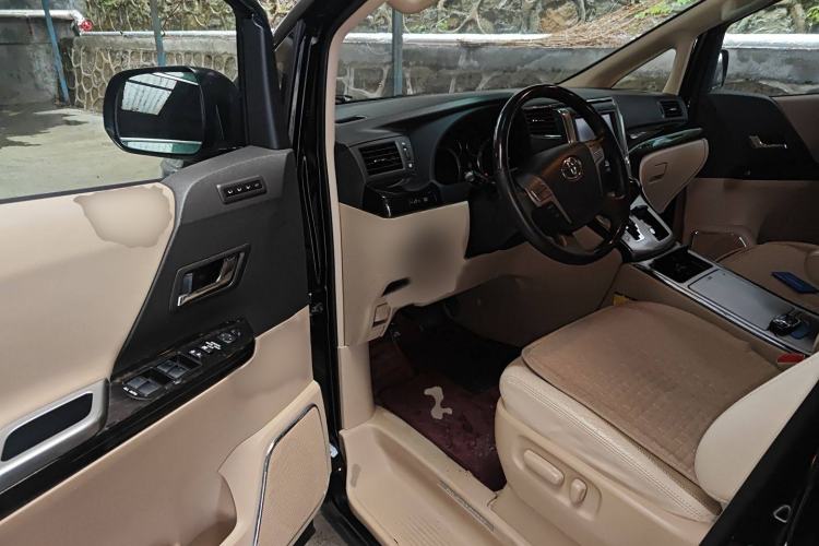 Used Toyota Alphard 2012 3.5L Luxury Edition Interior 3